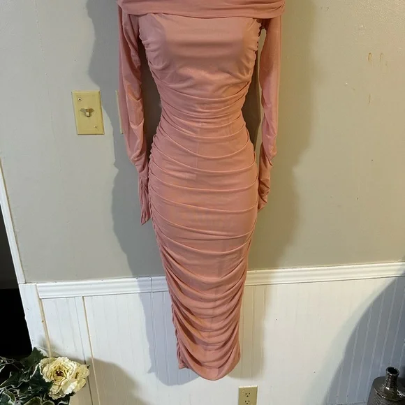 Off-Shoulder Ruched Midi Dress in Dusty Rose - Picture 2 of 7